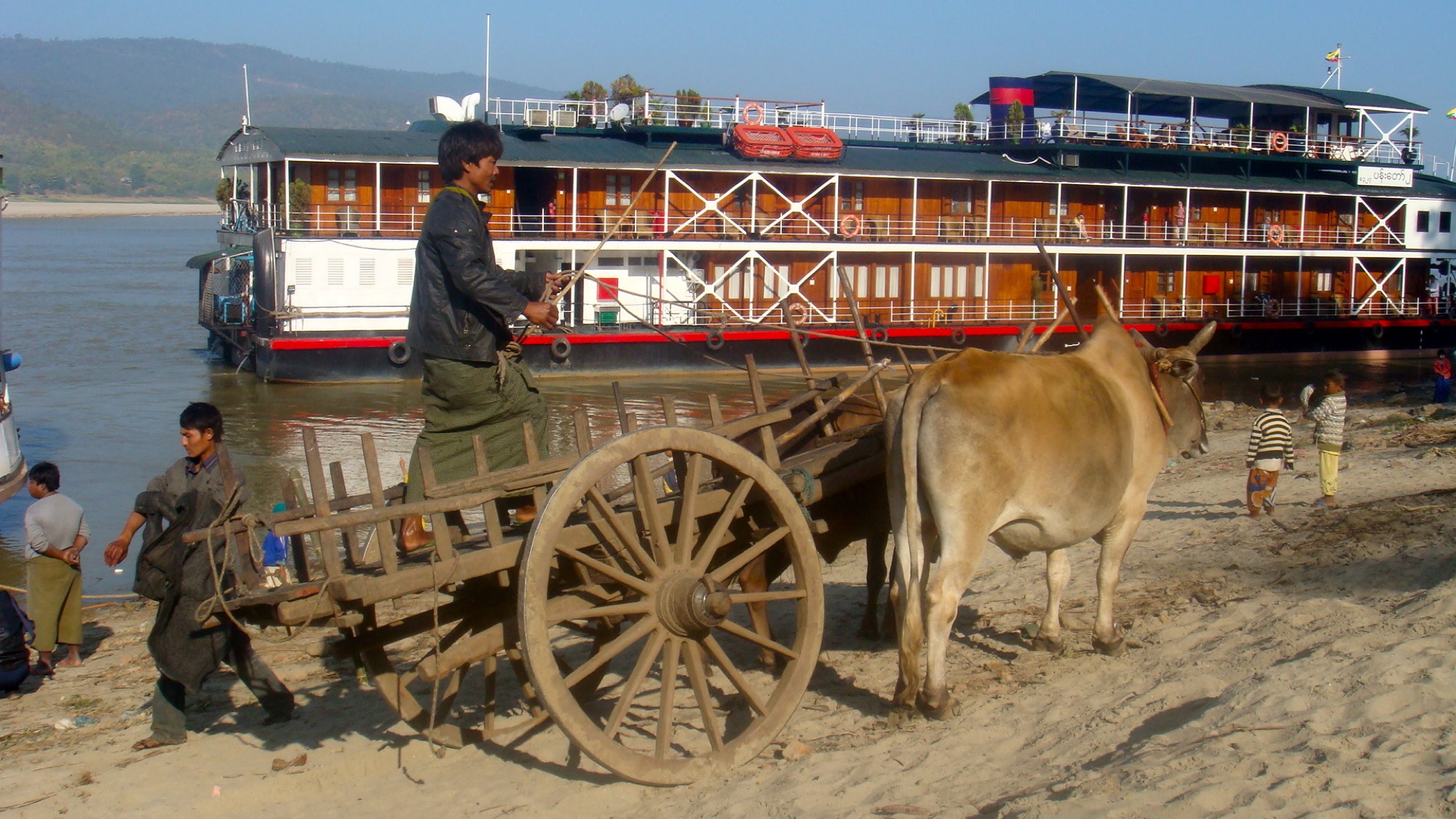 Pandaw RV Pandaw II Excursions.jpg